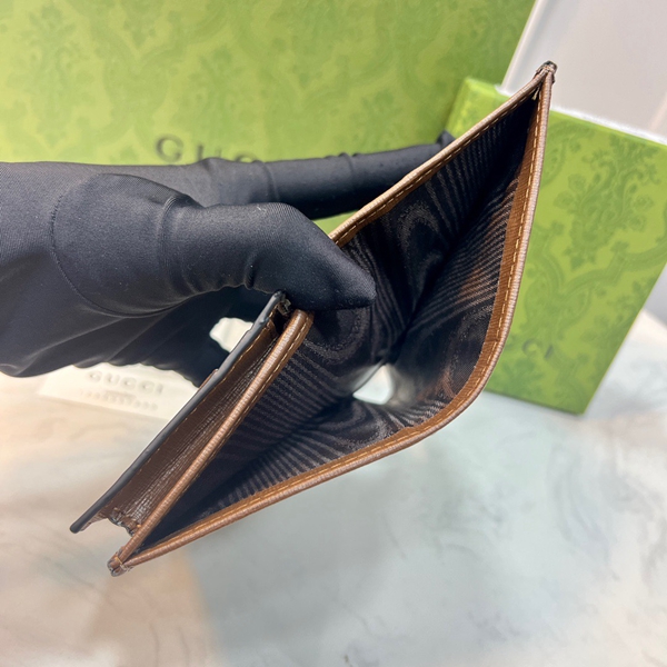 グッチ財布コピー内部構造